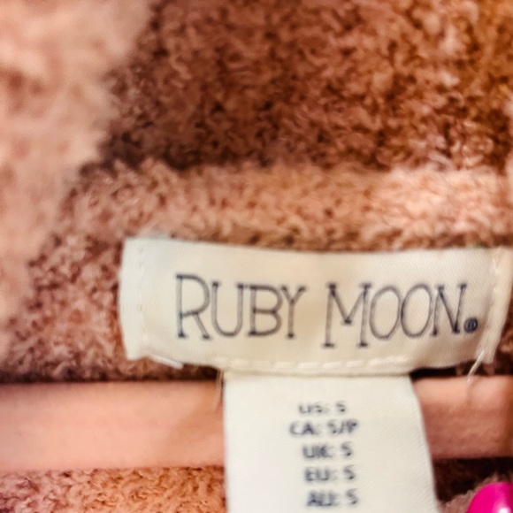 Blush pink ruby moon sweater turtleneck sherpa size small - Picture 9 of 9